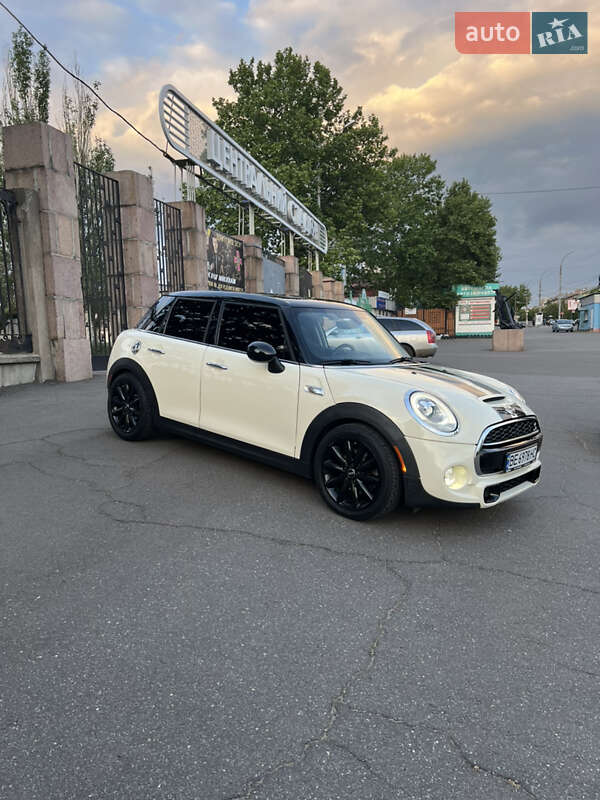Хетчбек MINI Hatch 2015 в Миколаєві