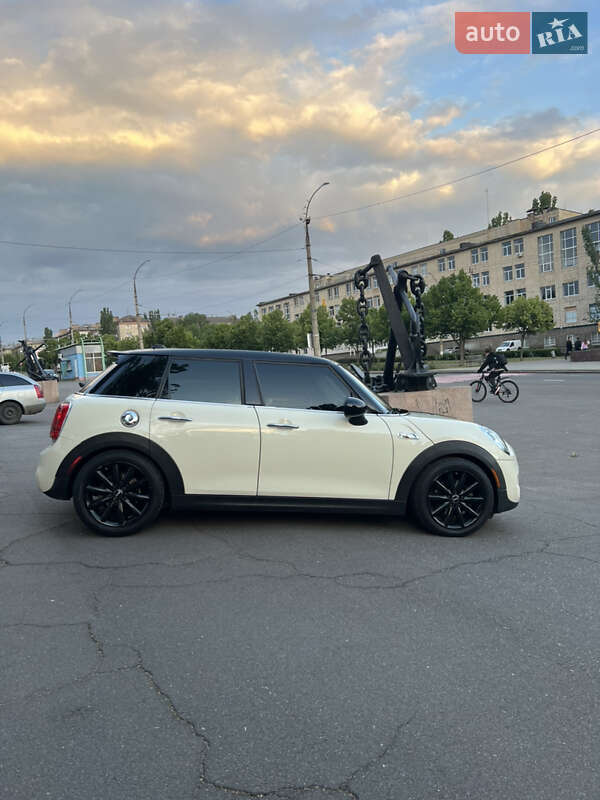 Хетчбек MINI Hatch 2015 в Миколаєві