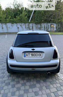 Хэтчбек MINI Hatch 2004 в Ивано-Франковске