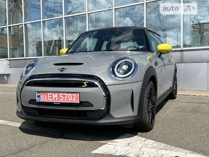 Хетчбек MINI Hatch 2022 в Києві