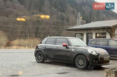 Хэтчбек MINI Hatch 2015 в Киеве