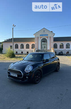 Хэтчбек MINI Hatch 2016 в Киеве