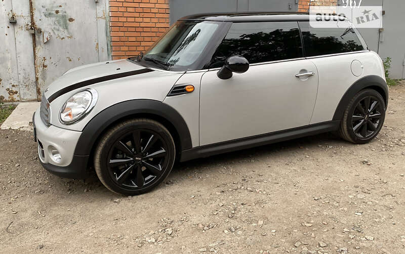 MINI Hatch 2012