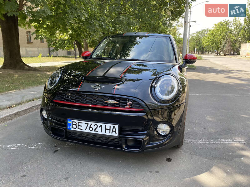 Хетчбек MINI Hatch 2018 в Києві