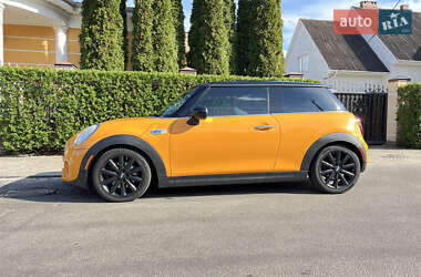 Хэтчбек MINI Hatch 2014 в Киеве