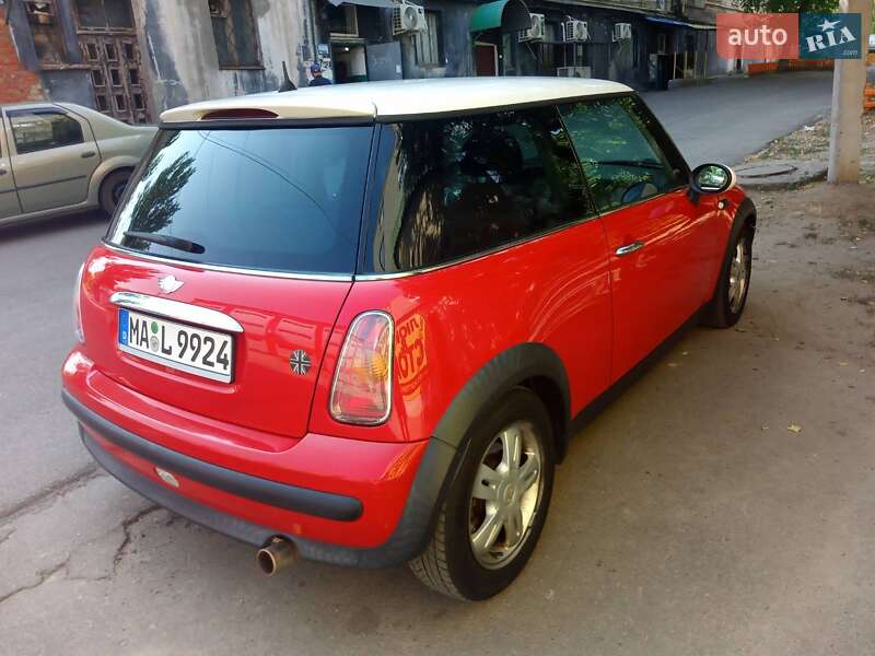 Хэтчбек MINI Hatch 2004 в Кременчуге