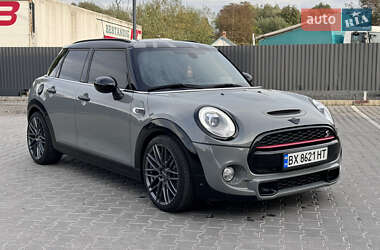 Хетчбек MINI Hatch 2016 в 