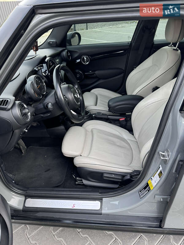 Хэтчбек MINI Hatch 2016 в Киеве