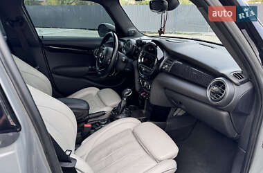 Хетчбек MINI Hatch 2016 в 