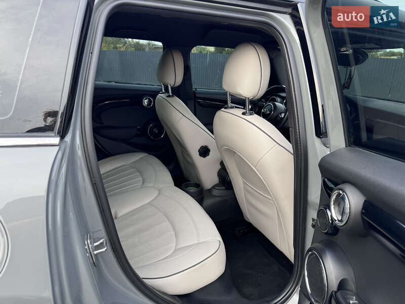 Хэтчбек MINI Hatch 2016 в Киеве