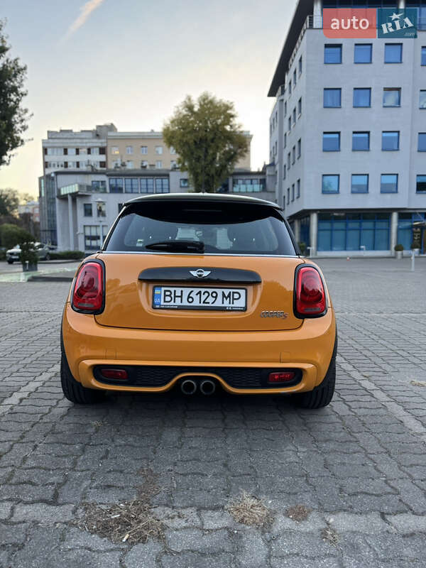 Хетчбек MINI Hatch 2015 в Львові