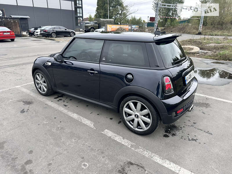 Хетчбек MINI Hatch 2007 в Пухівці