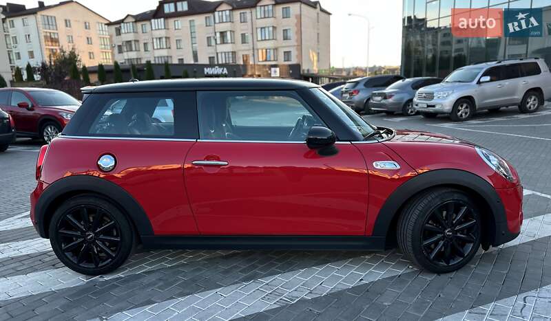 Хетчбек MINI Hatch 2019 в Рівному