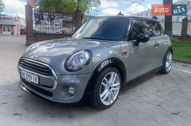 Хетчбек MINI Hatch 2015 в Рівному