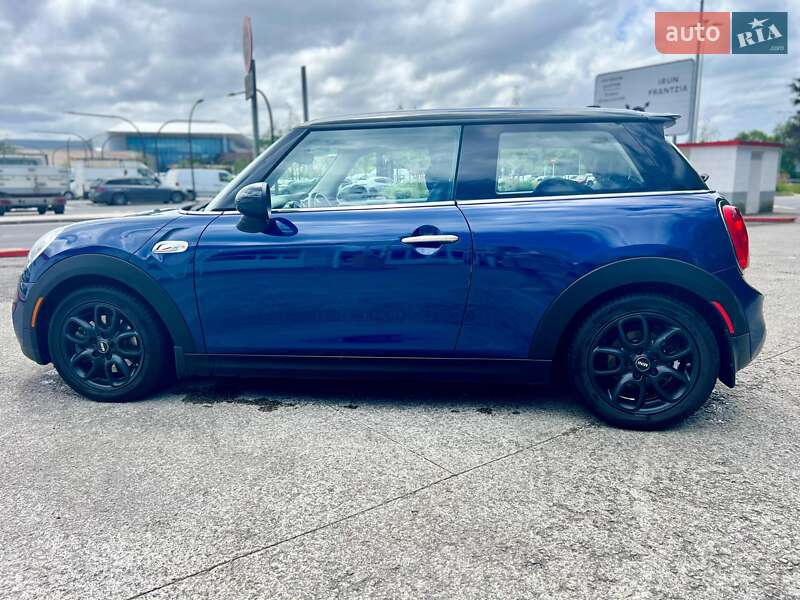 Хэтчбек MINI Hatch 2015 в Кременчуге