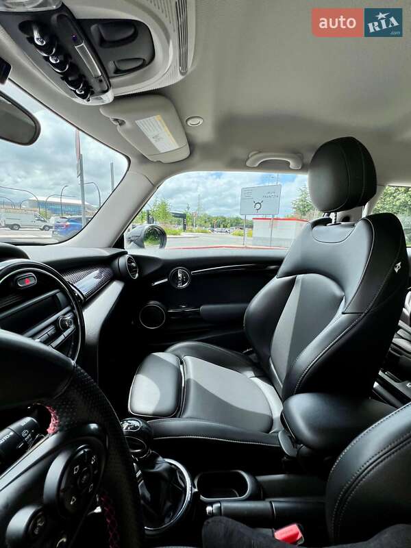 Хэтчбек MINI Hatch 2015 в Кременчуге