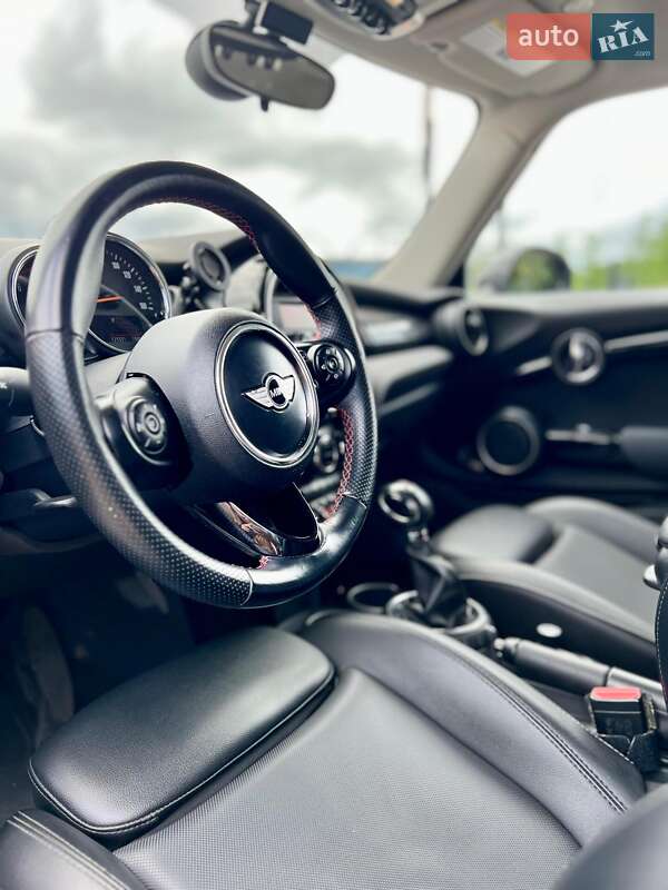 Хэтчбек MINI Hatch 2015 в Кременчуге