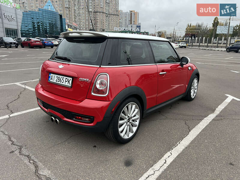 Хетчбек MINI Hatch 2011 в Умані