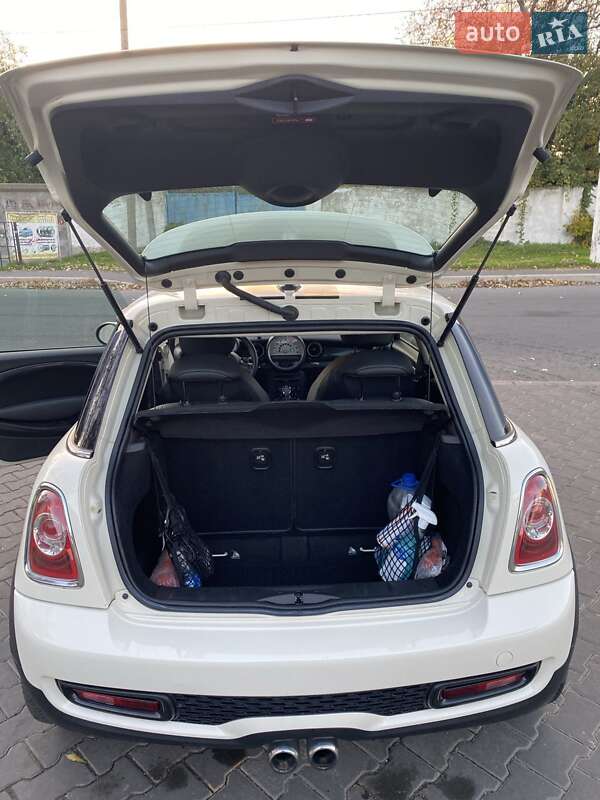 Хэтчбек MINI Hatch 2013 в Черноморске