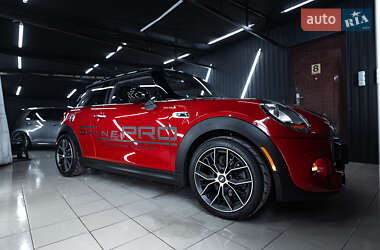 Хетчбек MINI Hatch 2014 в 