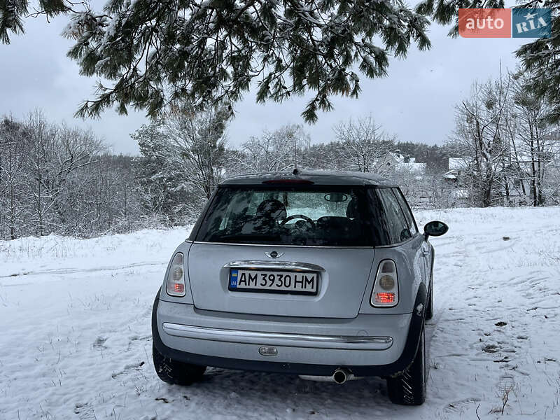 Хетчбек MINI Hatch 2003 в Житомирі