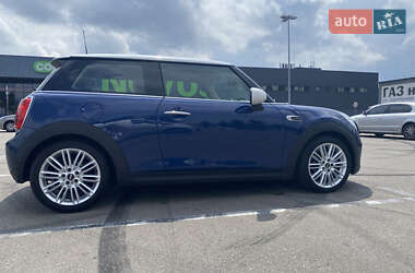 Хэтчбек MINI Hatch 2016 в Киеве