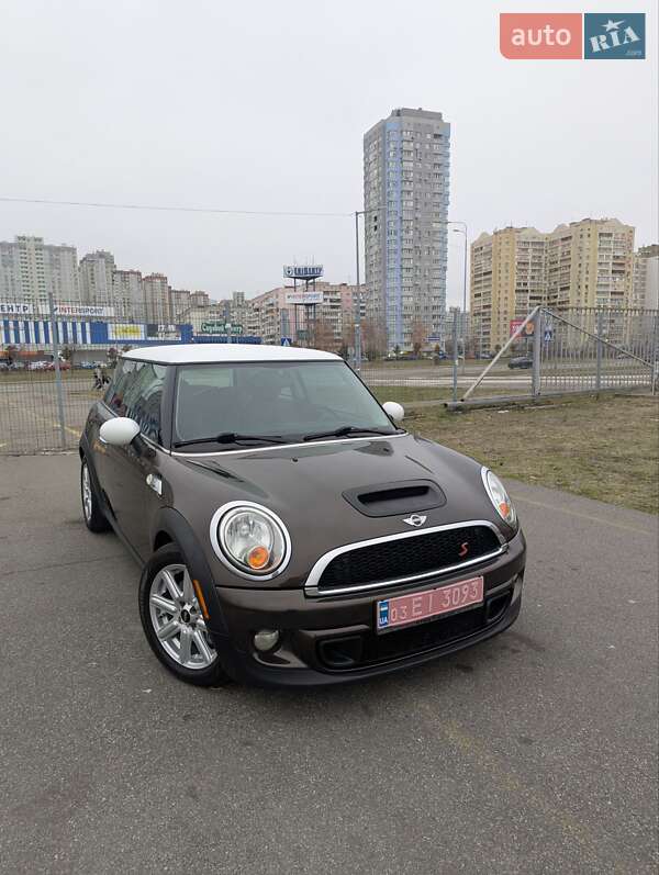 Хэтчбек MINI Hatch 2011 в 