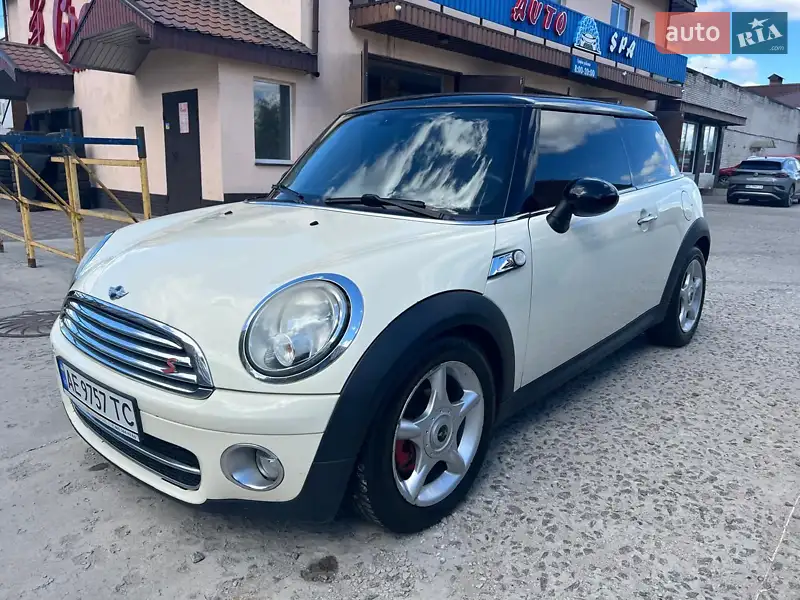 Хетчбек MINI Hatch 2010 в 