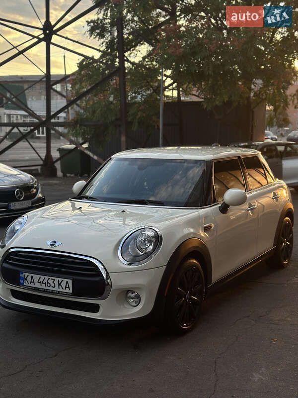 Хетчбек MINI Hatch 2017 в Дніпрі фото Хетчбек MINI Hatch 2017 в Дніпрі
