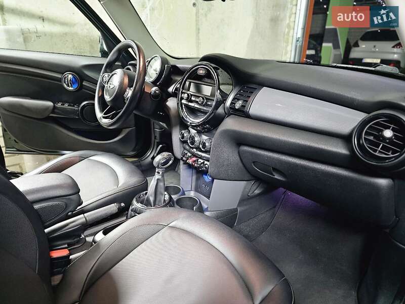 Хетчбек MINI Hatch 2015 в Львові
