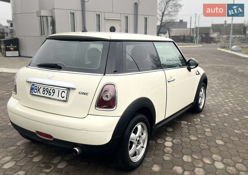Хетчбек MINI Hatch 2008 в Рівному