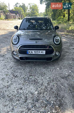 Хэтчбек MINI Hatch 2019 в 