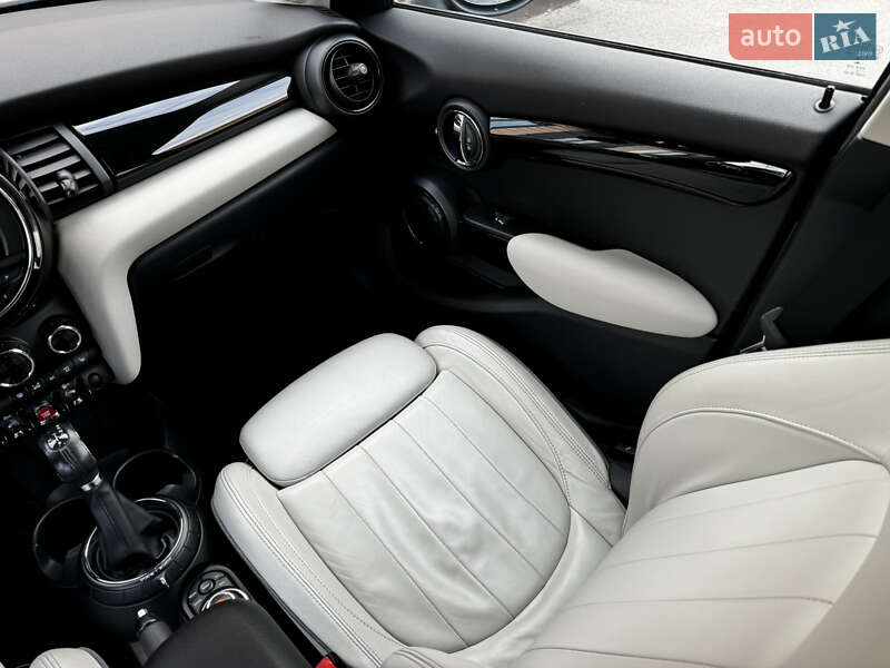 Хетчбек MINI Hatch 2015 в Києві