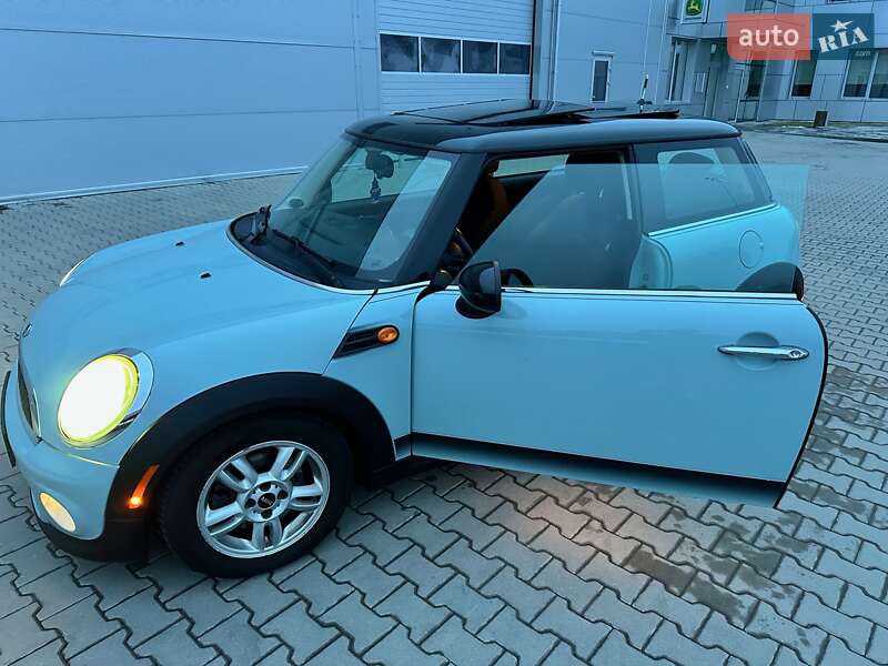Хетчбек MINI Hatch 2011 в Вишневому фото 5 Хетчбек MINI Hatch 2011 в Вишневому