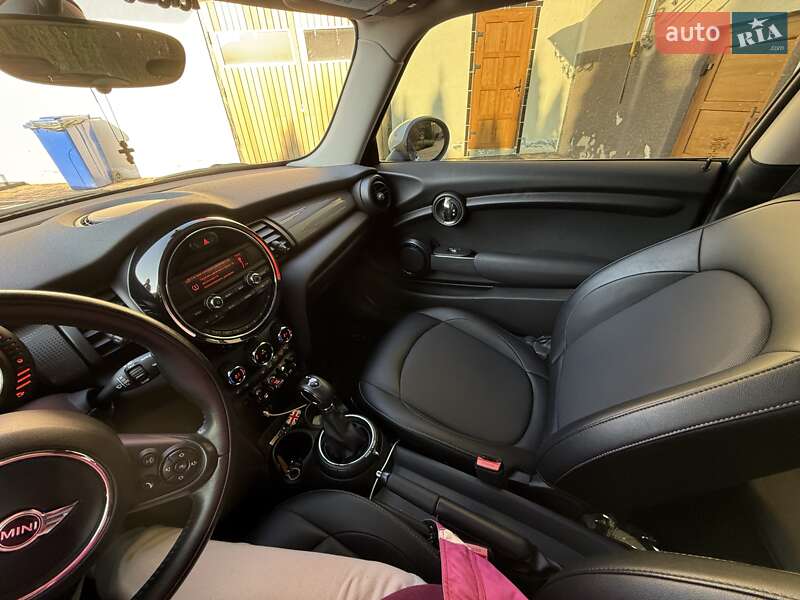 Хетчбек MINI Hatch 2014 в Хусті