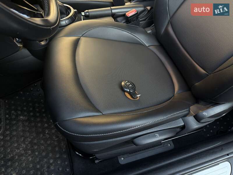 Хетчбек MINI Hatch 2014 в Хусті