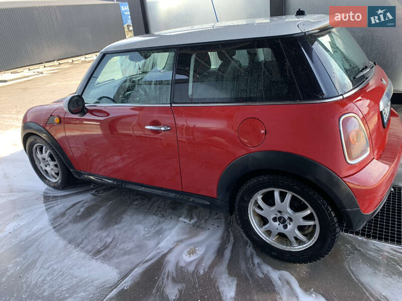 Хэтчбек MINI Hatch 2007 в Львове