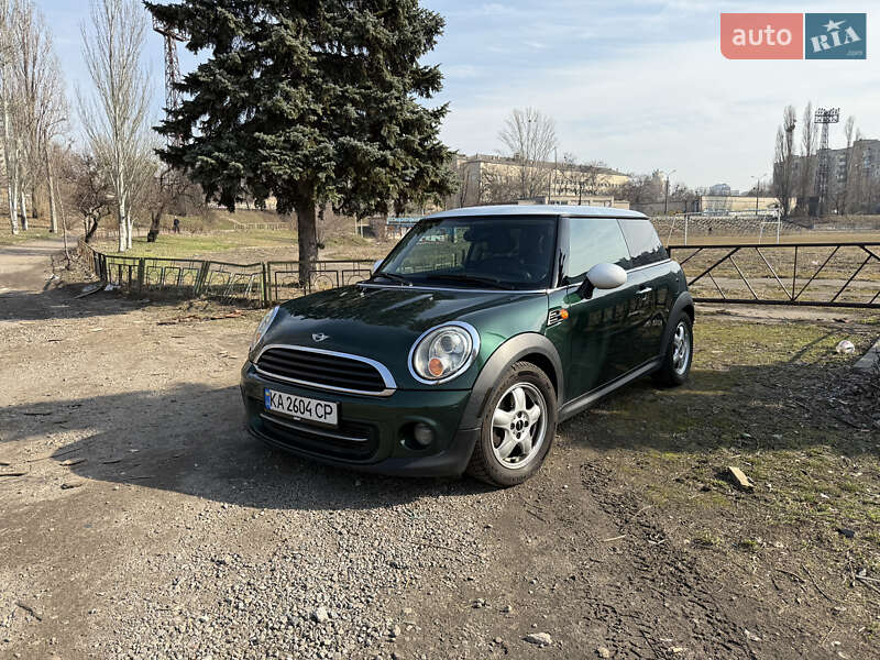 Хэтчбек MINI Hatch 2011 в Киеве