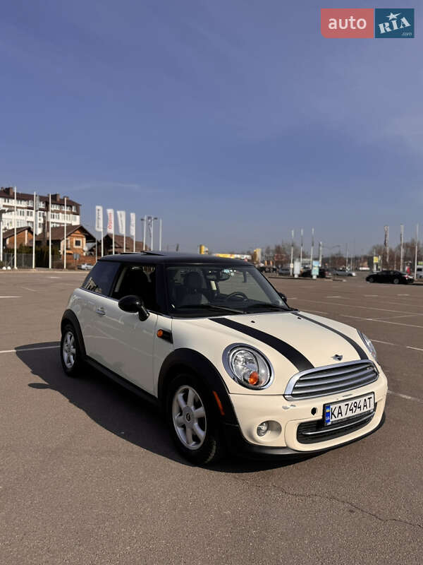 Хэтчбек MINI Hatch 2011 в 