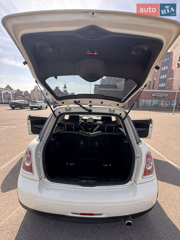 Хетчбек MINI Hatch 2011 в Києві