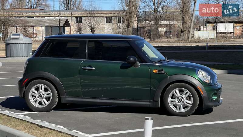 Хэтчбек MINI Hatch 2012 в Чернигове