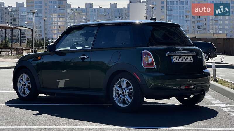 Хэтчбек MINI Hatch 2012 в Чернигове