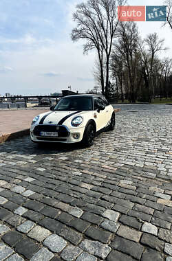 Хэтчбек MINI Hatch 2015 в 