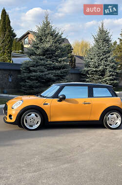 Хэтчбек MINI Hatch 2015 в Киеве