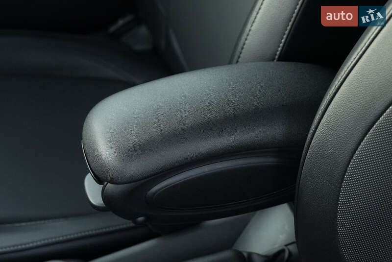 Хетчбек MINI Hatch 2014 в Києві