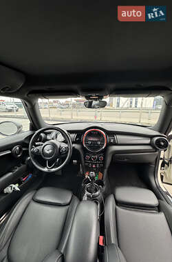 Хетчбек MINI Hatch 2015 в 