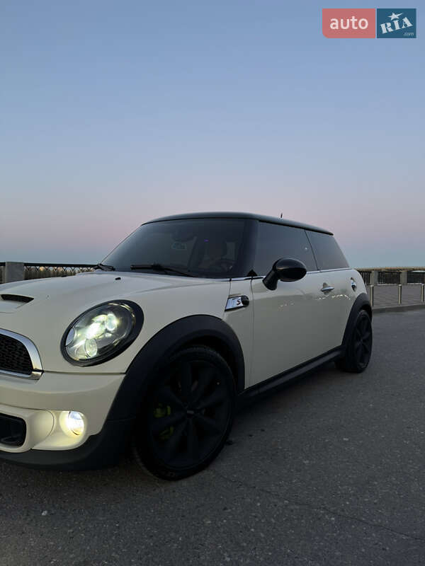 Хетчбек MINI Hatch 2010 в Києві