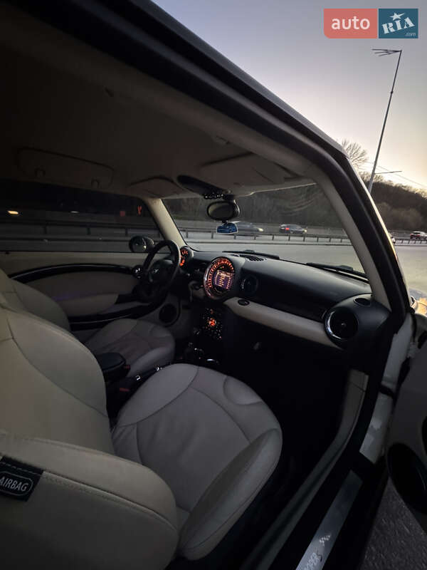 Хетчбек MINI Hatch 2010 в Києві