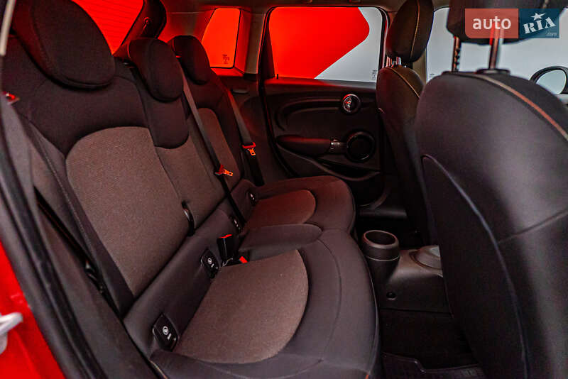 Хетчбек MINI Hatch 2016 в Києві