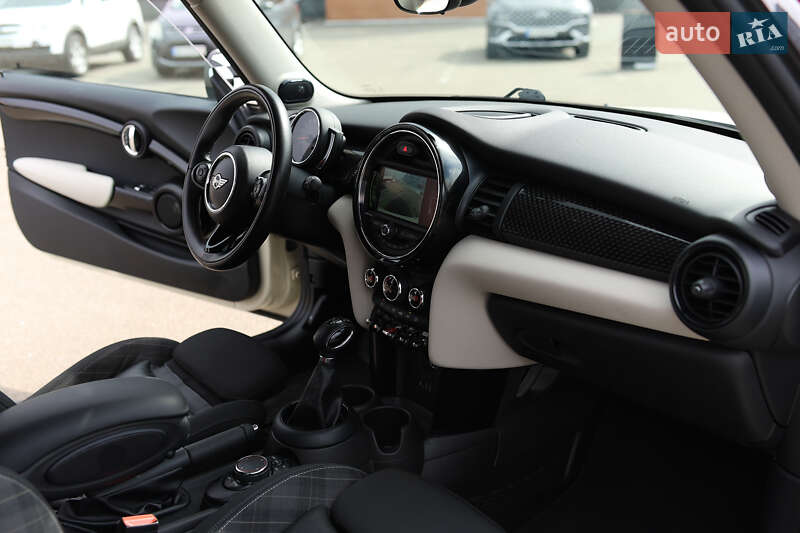 Хэтчбек MINI Hatch 2017 в Киеве фото 29 Хэтчбек MINI Hatch 2017 в Киеве